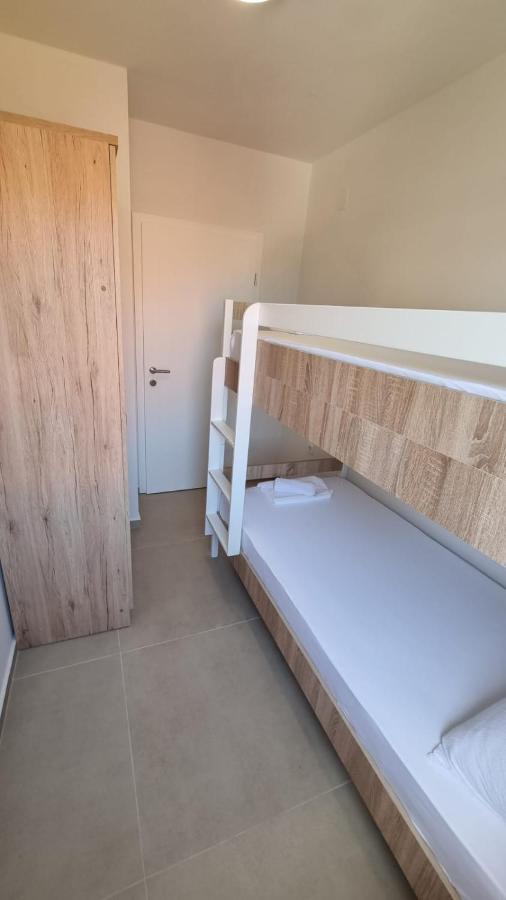 Kings Landing Apartment Novalja Exterior photo