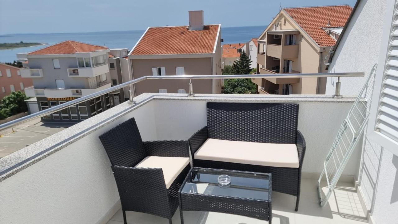 Kings Landing Apartment Novalja Exterior photo