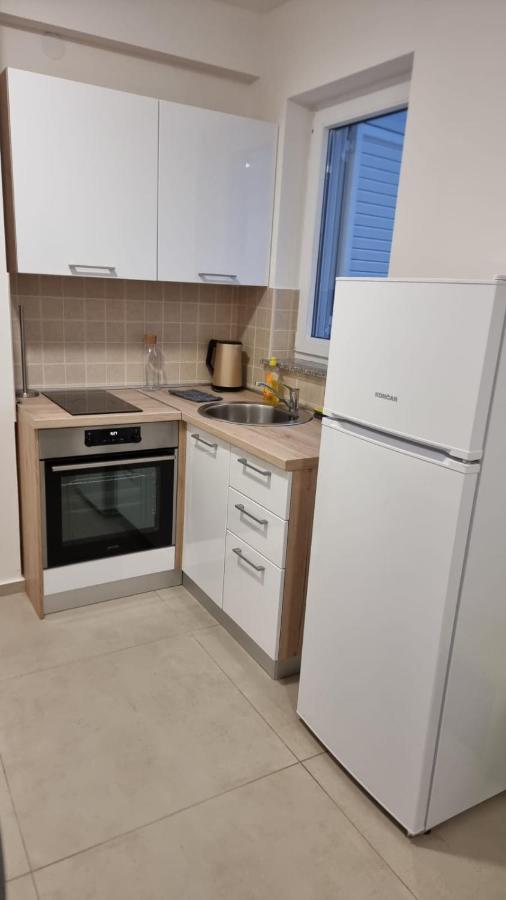 Kings Landing Apartment Novalja Exterior photo
