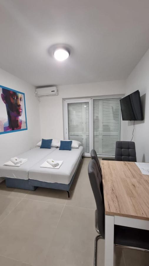 Kings Landing Apartment Novalja Exterior photo