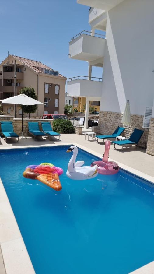 Kings Landing Apartment Novalja Exterior photo