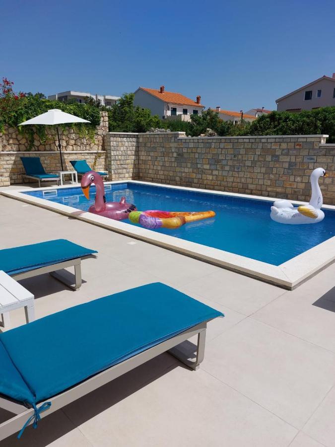 Kings Landing Apartment Novalja Exterior photo
